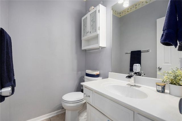 2417 SW Woodhaven Lane, Lee's Summit, MO 64082