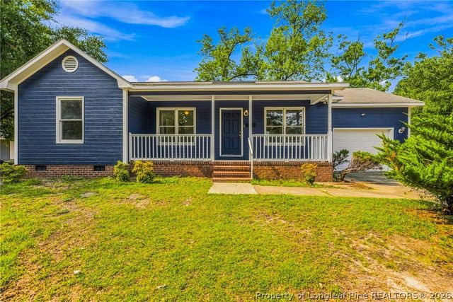 302 W 6th Avenue, Raeford, NC 28376