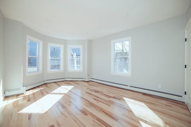 10 Duffley Ct 1, Boston, MA 02467