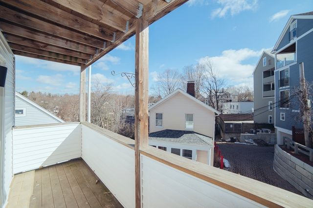 10 Duffley Ct 1, Boston, MA 02467