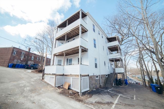 10 Duffley Ct 1, Boston, MA 02467