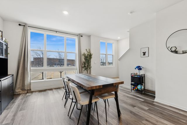 306 Summit Circle, Lombard, IL 60148