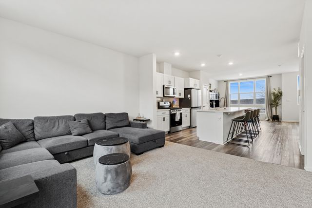 306 Summit Circle, Lombard, IL 60148