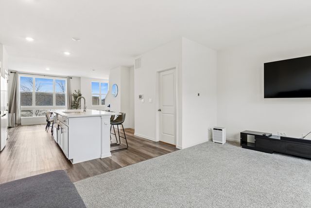 306 Summit Circle, Lombard, IL 60148