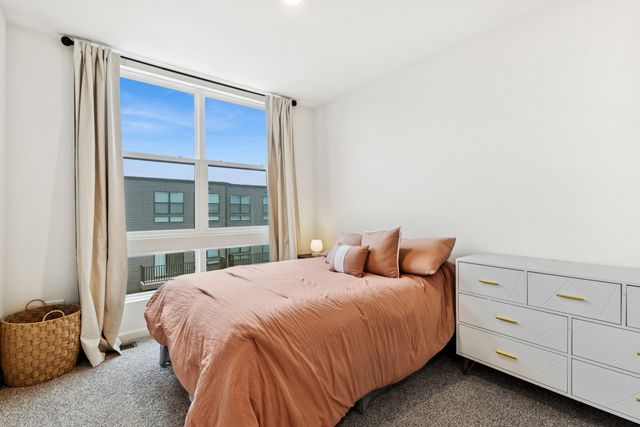 306 Summit Circle, Lombard, IL 60148