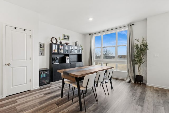 306 Summit Circle, Lombard, IL 60148