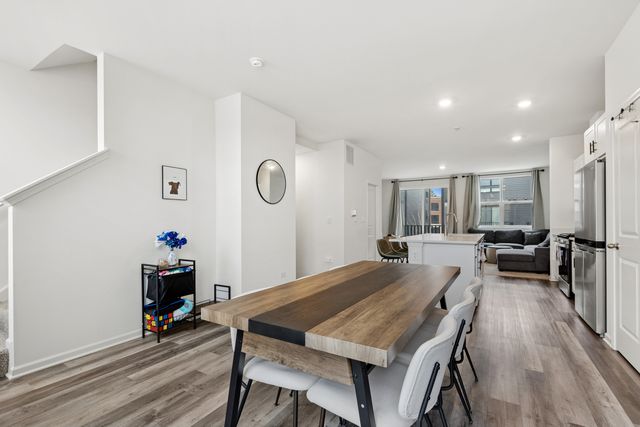 306 Summit Circle, Lombard, IL 60148