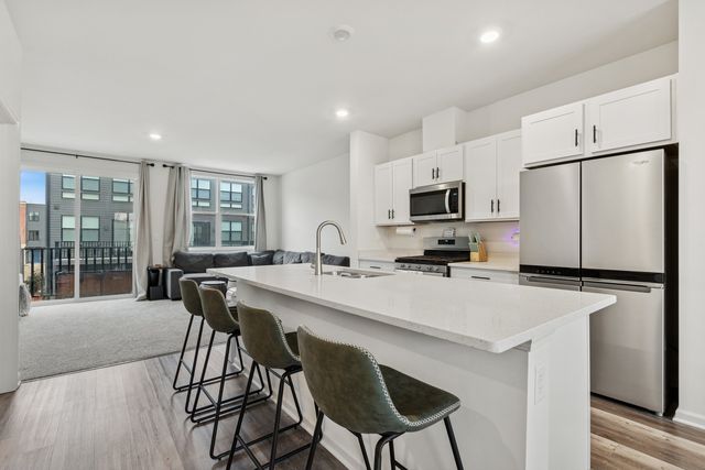 306 Summit Circle, Lombard, IL 60148