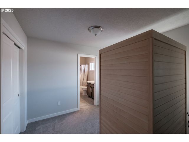 4465 NINEBARK Loop, Sweet Home, OR 97386