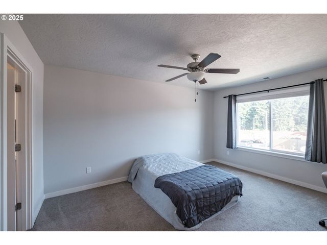 4465 NINEBARK Loop, Sweet Home, OR 97386