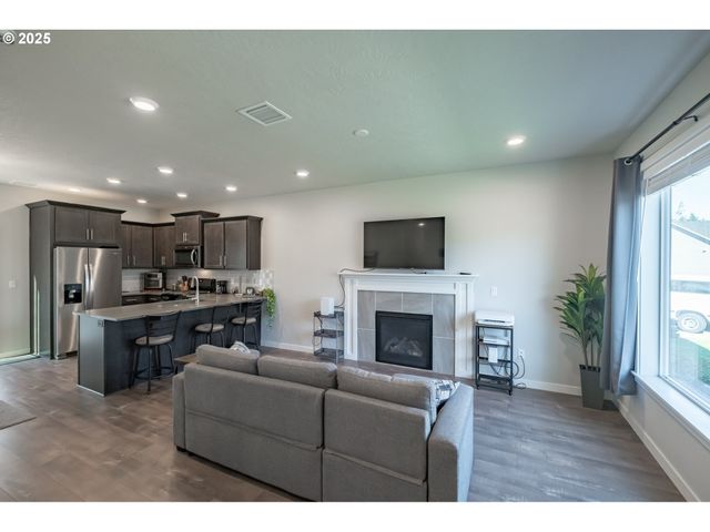 4465 NINEBARK Loop, Sweet Home, OR 97386