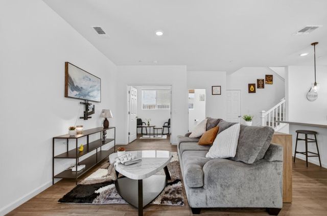 8254 Ocho Way, Elk Grove, CA 95757