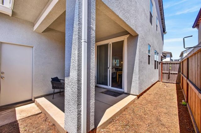 8254 Ocho Way, Elk Grove, CA 95757