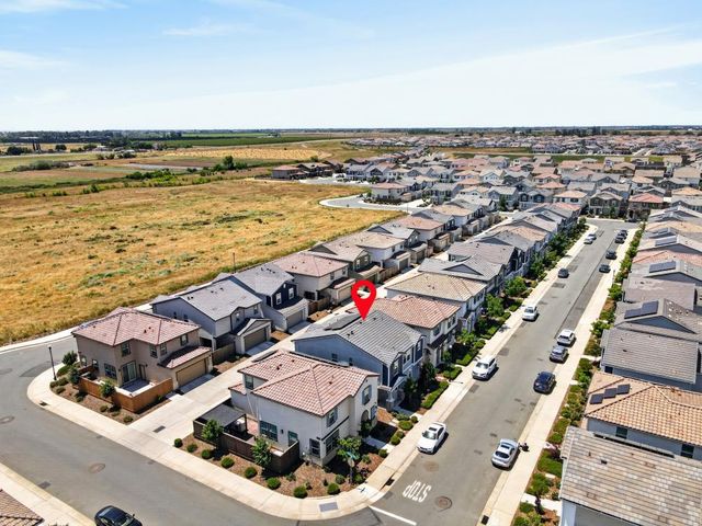 8254 Ocho Way, Elk Grove, CA 95757
