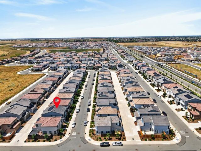 8254 Ocho Way, Elk Grove, CA 95757