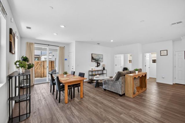 8254 Ocho Way, Elk Grove, CA 95757