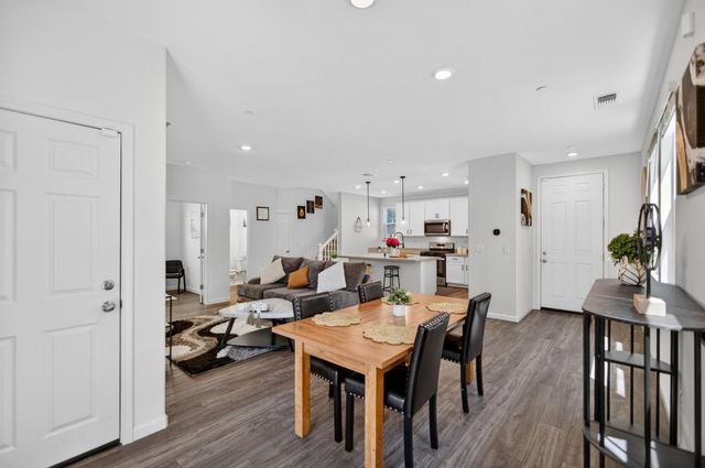 8254 Ocho Way, Elk Grove, CA 95757