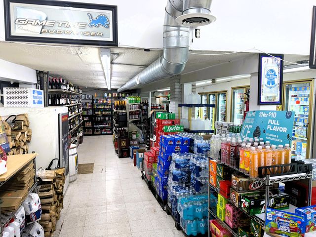 1215 W Oakley Park Road, Commerce Twp, MI 48390