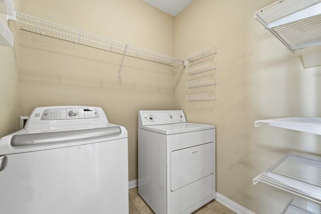 13007 Alpine Drive, Urbandale, IA 50323