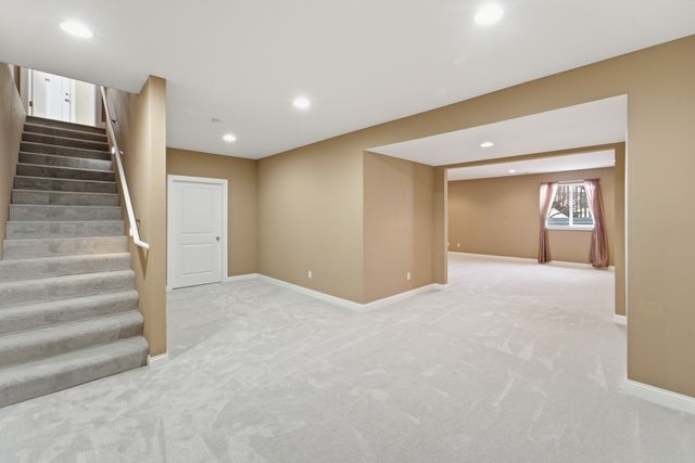 13007 Alpine Drive, Urbandale, IA 50323