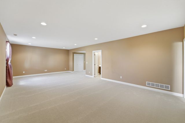 13007 Alpine Drive, Urbandale, IA 50323