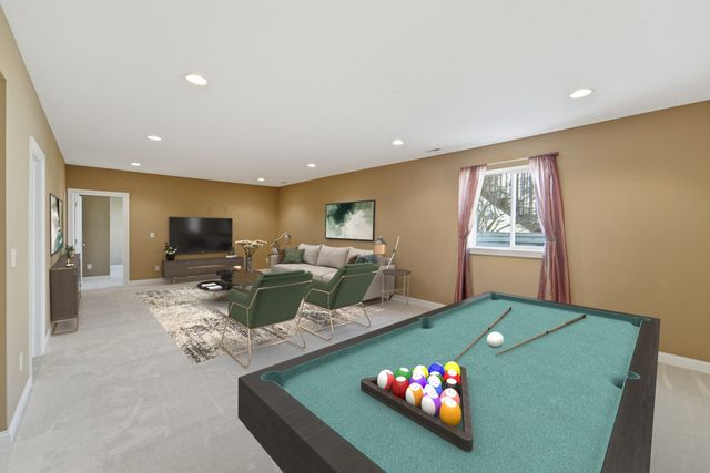 13007 Alpine Drive, Urbandale, IA 50323