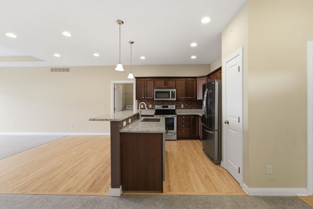 13007 Alpine Drive, Urbandale, IA 50323