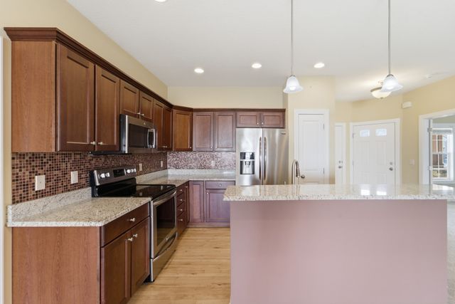 13007 Alpine Drive, Urbandale, IA 50323