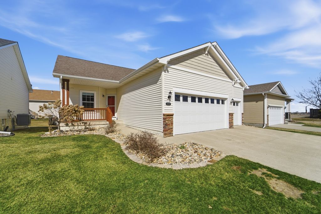 13007 Alpine Drive, Urbandale, IA 50323