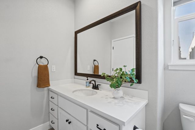 1006 Mint Chip Ln, Sacramento, CA 95814