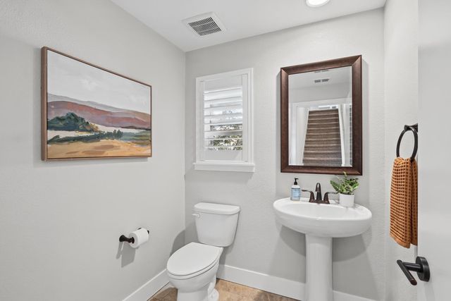 1006 Mint Chip Ln, Sacramento, CA 95814