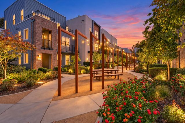 1006 Mint Chip Ln, Sacramento, CA 95814