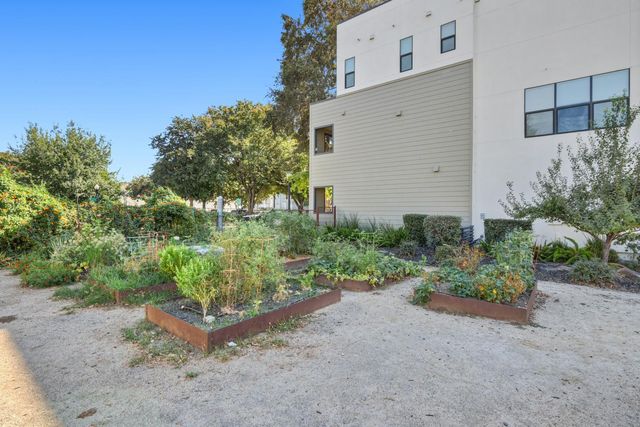 1006 Mint Chip Ln, Sacramento, CA 95814