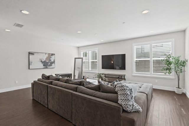 1006 Mint Chip Ln, Sacramento, CA 95814