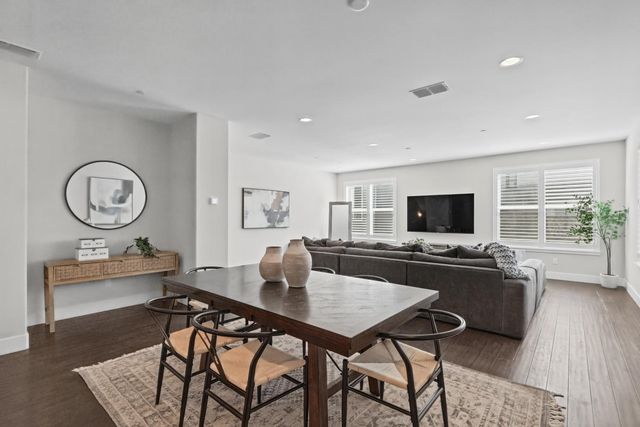 1006 Mint Chip Ln, Sacramento, CA 95814
