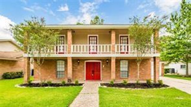 241 Saint Cloud Drive, Friendswood, TX 77546