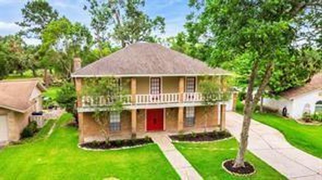 241 Saint Cloud Drive, Friendswood, TX 77546