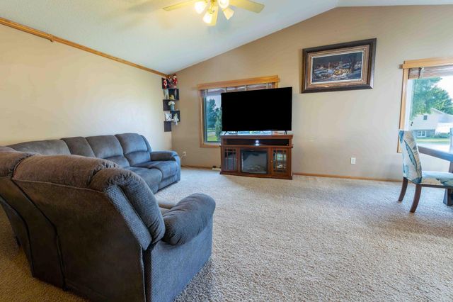 112 Parkside Street, Mankato, MN 56001