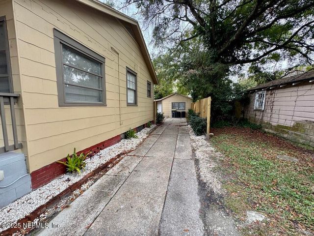 1631 THACKER Avenue, Jacksonville, FL 32207