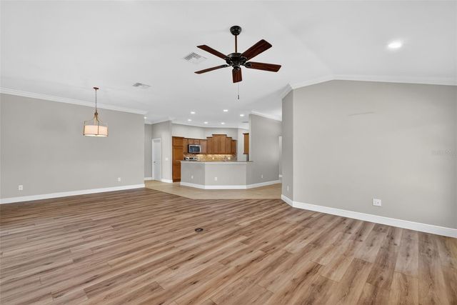 1586 LEMON LOOP, The Villages, FL 32163