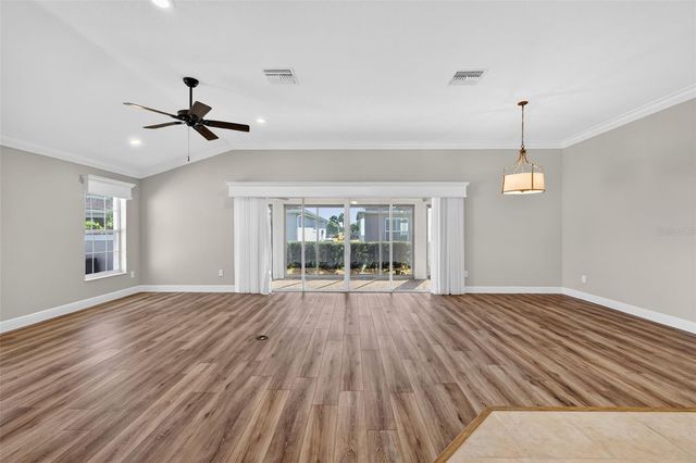 1586 LEMON LOOP, The Villages, FL 32163