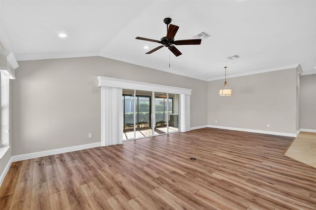 1586 LEMON LOOP, The Villages, FL 32163