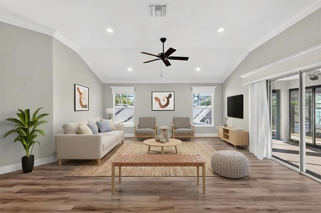 1586 LEMON LOOP, The Villages, FL 32163