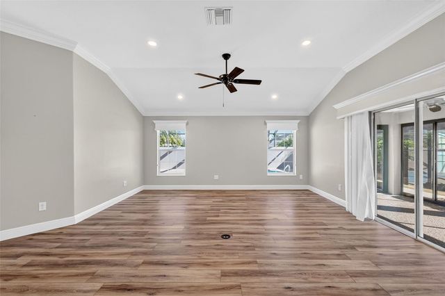 1586 LEMON LOOP, The Villages, FL 32163