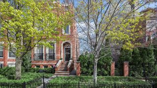 1532 W George Street, Chicago, IL 60657