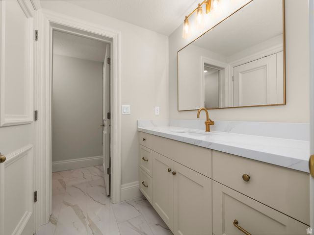 2574 E CANYON END DR, Draper, UT 84020