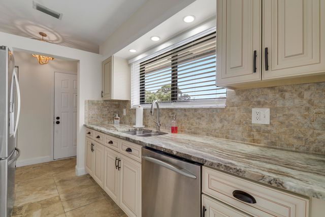 1102 Wingfoot Drive C, Jupiter, FL 33458
