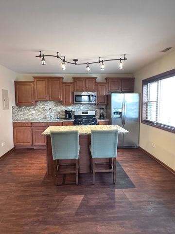 6416 S Central Avenue 2F, Chicago, IL 60638