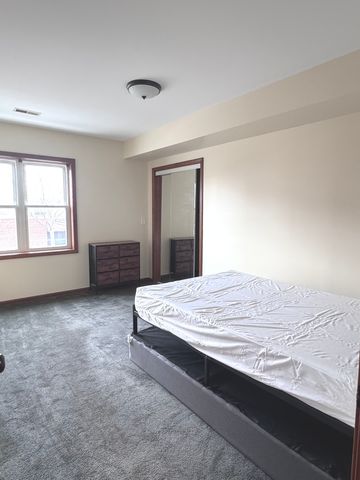 6416 S Central Avenue 2F, Chicago, IL 60638