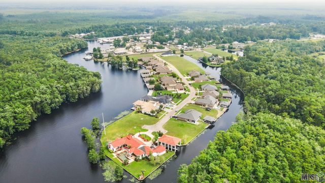 21441 Blue Marlin Dr, Livingston, LA 70462